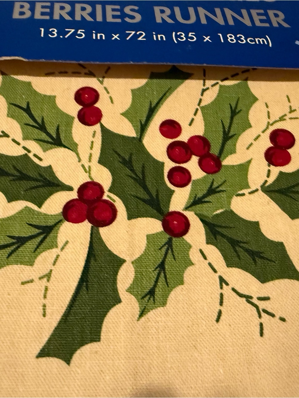 Vintage? K-Mart Trim a Home Formal Christmas / Holiday Berries Table Runner New - Picture 5 of 10